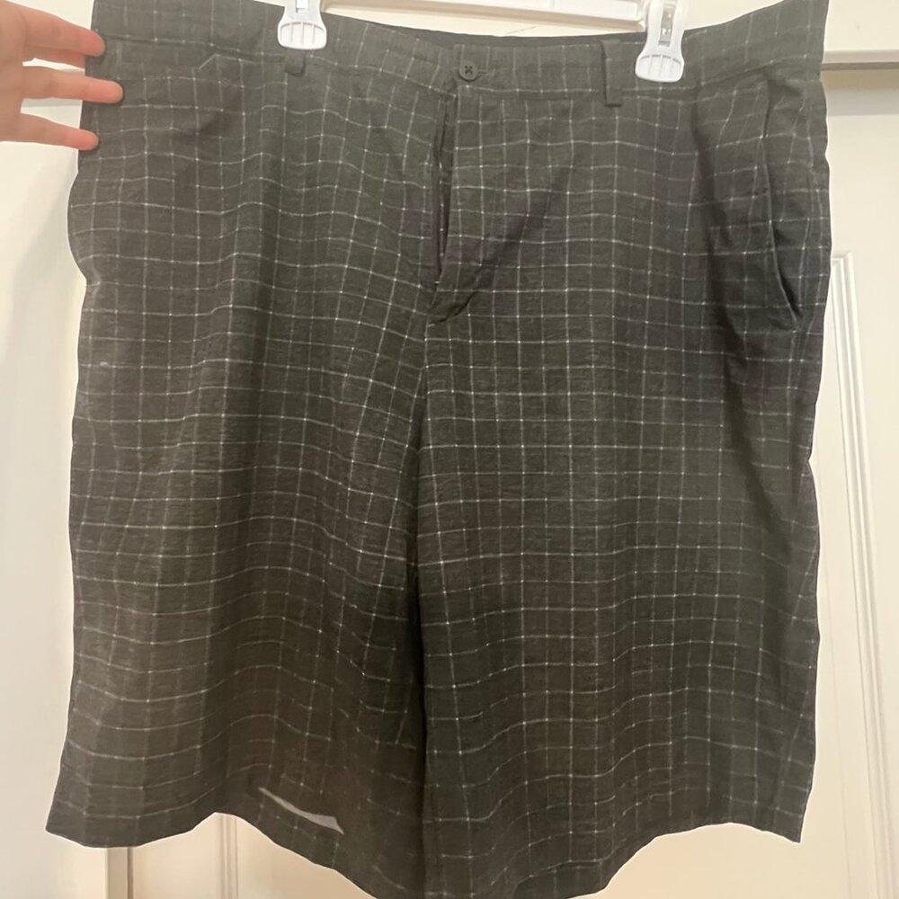 Mens Golf Shorts - Nike Dri-Fit - Waist Size 40 - Black With White Plaid